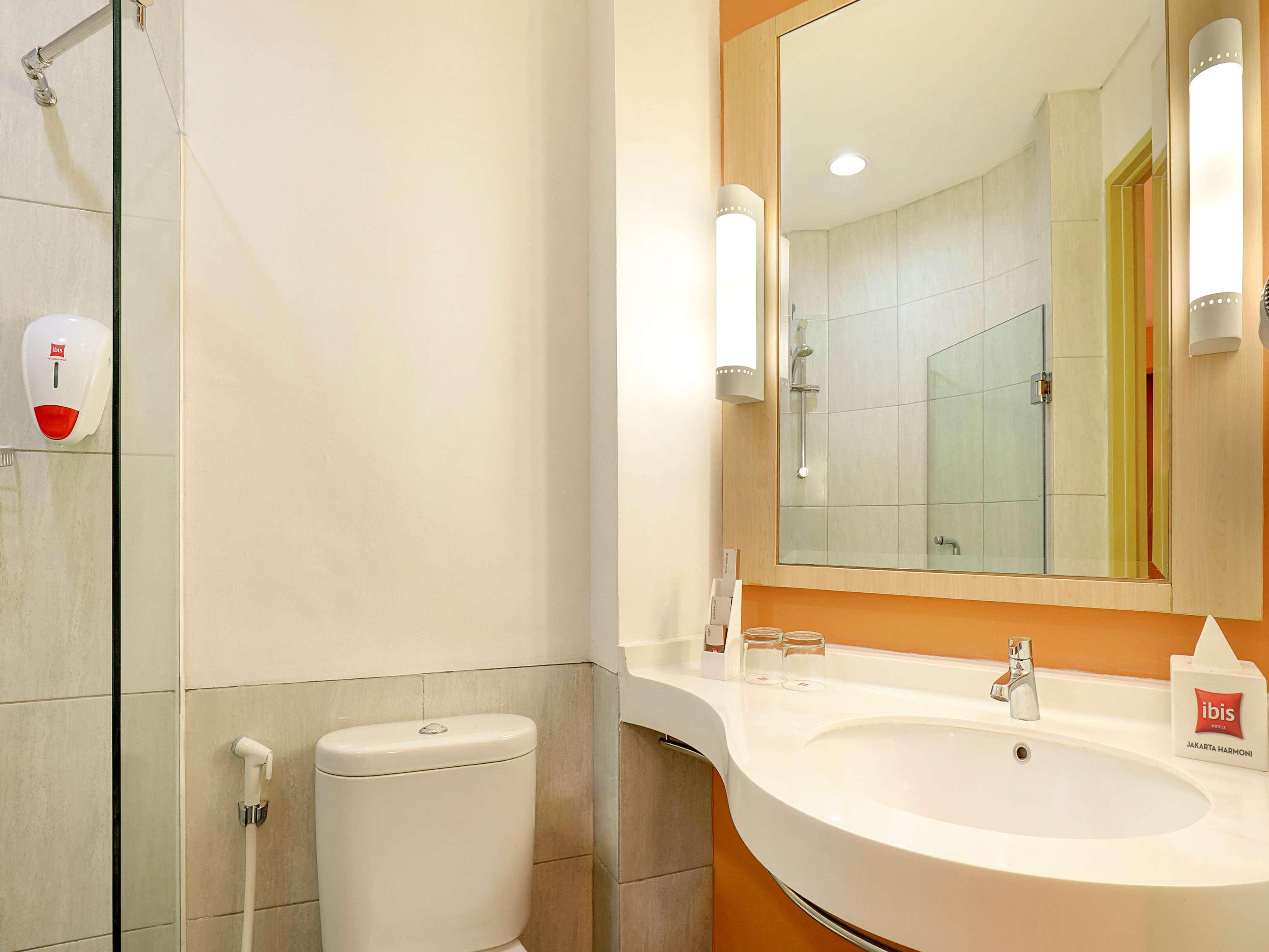 Ibis Jakarta Harmoni Luaran gambar