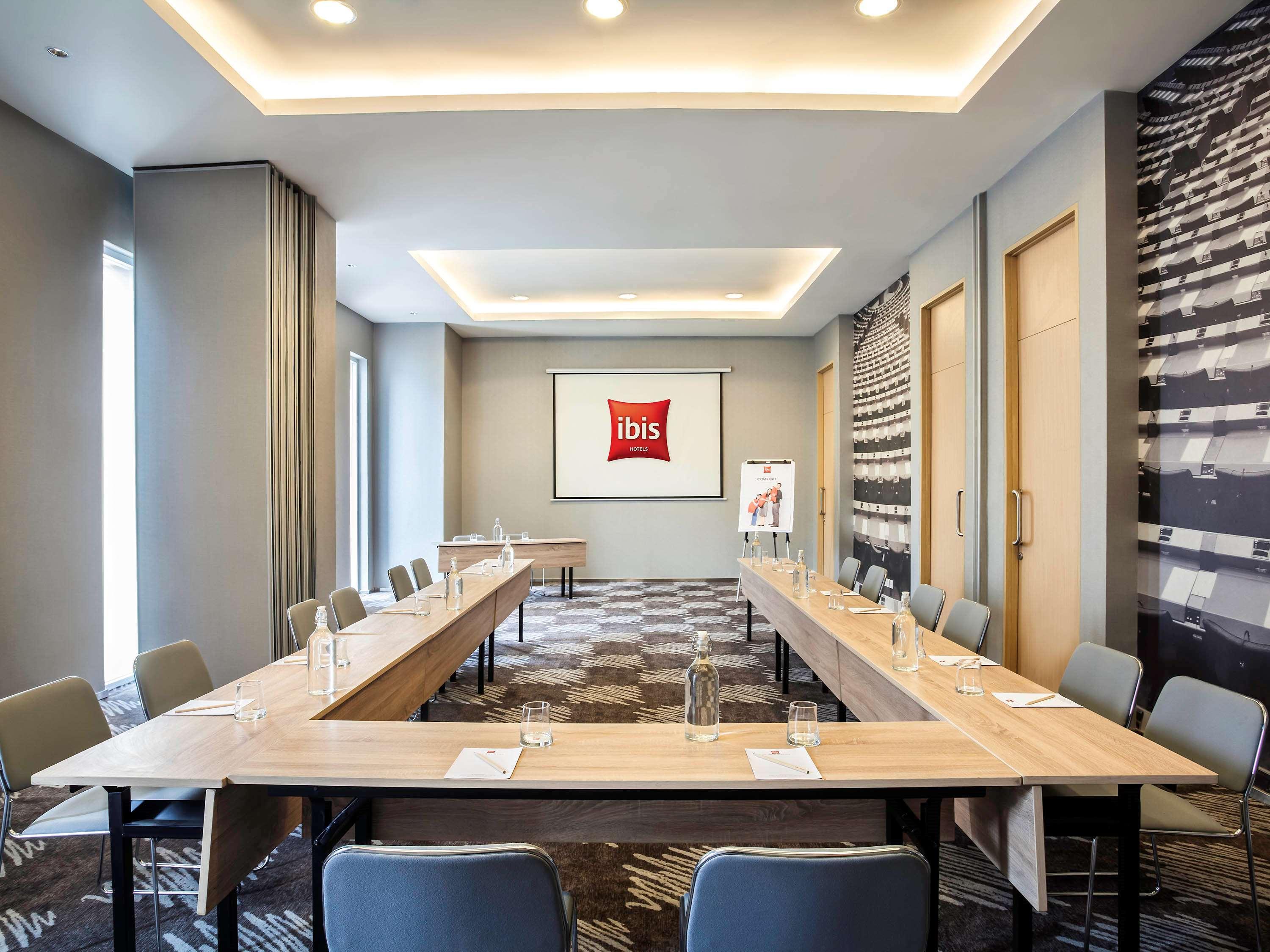 Ibis Jakarta Harmoni Luaran gambar