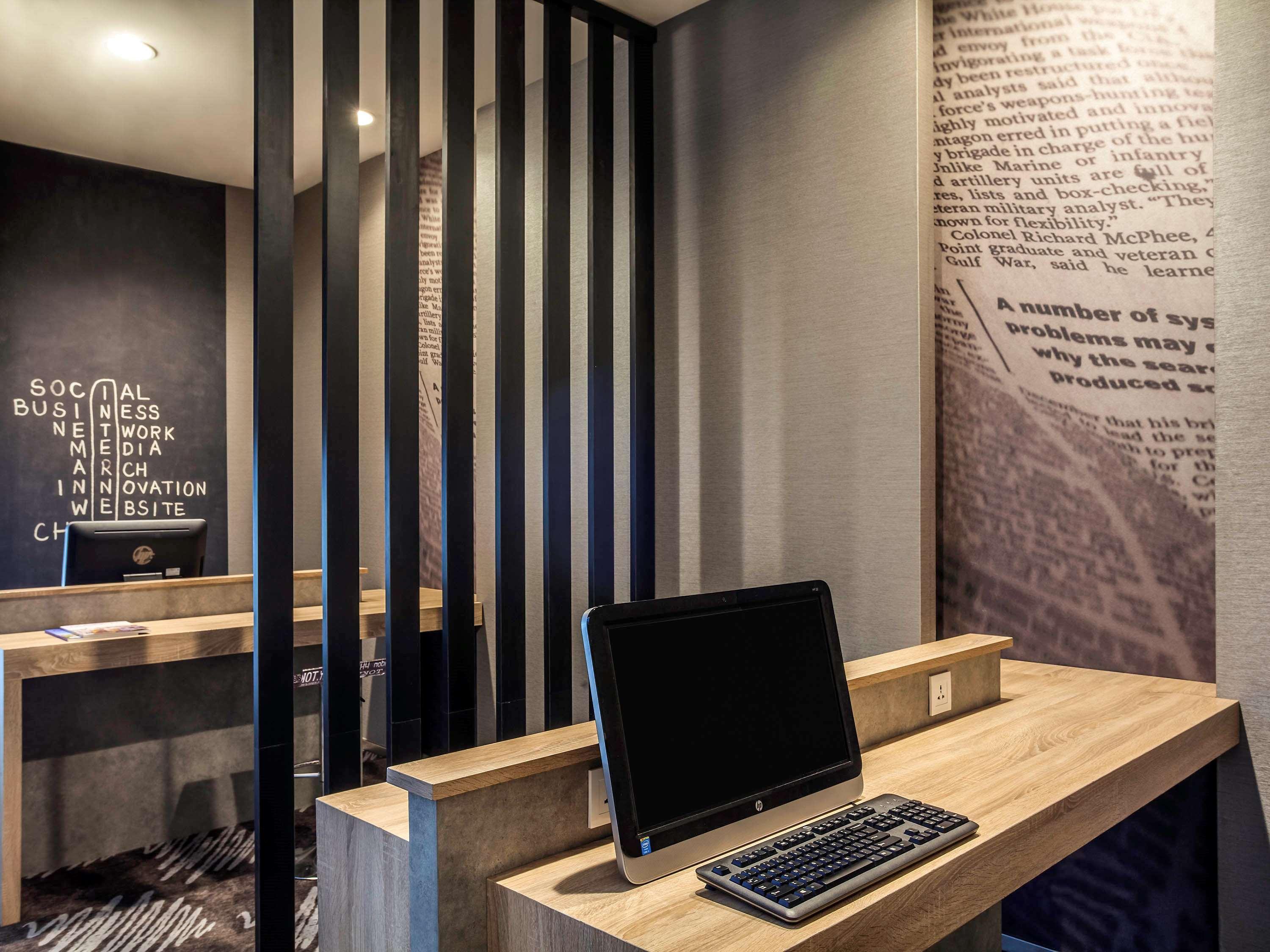 Ibis Jakarta Harmoni Luaran gambar