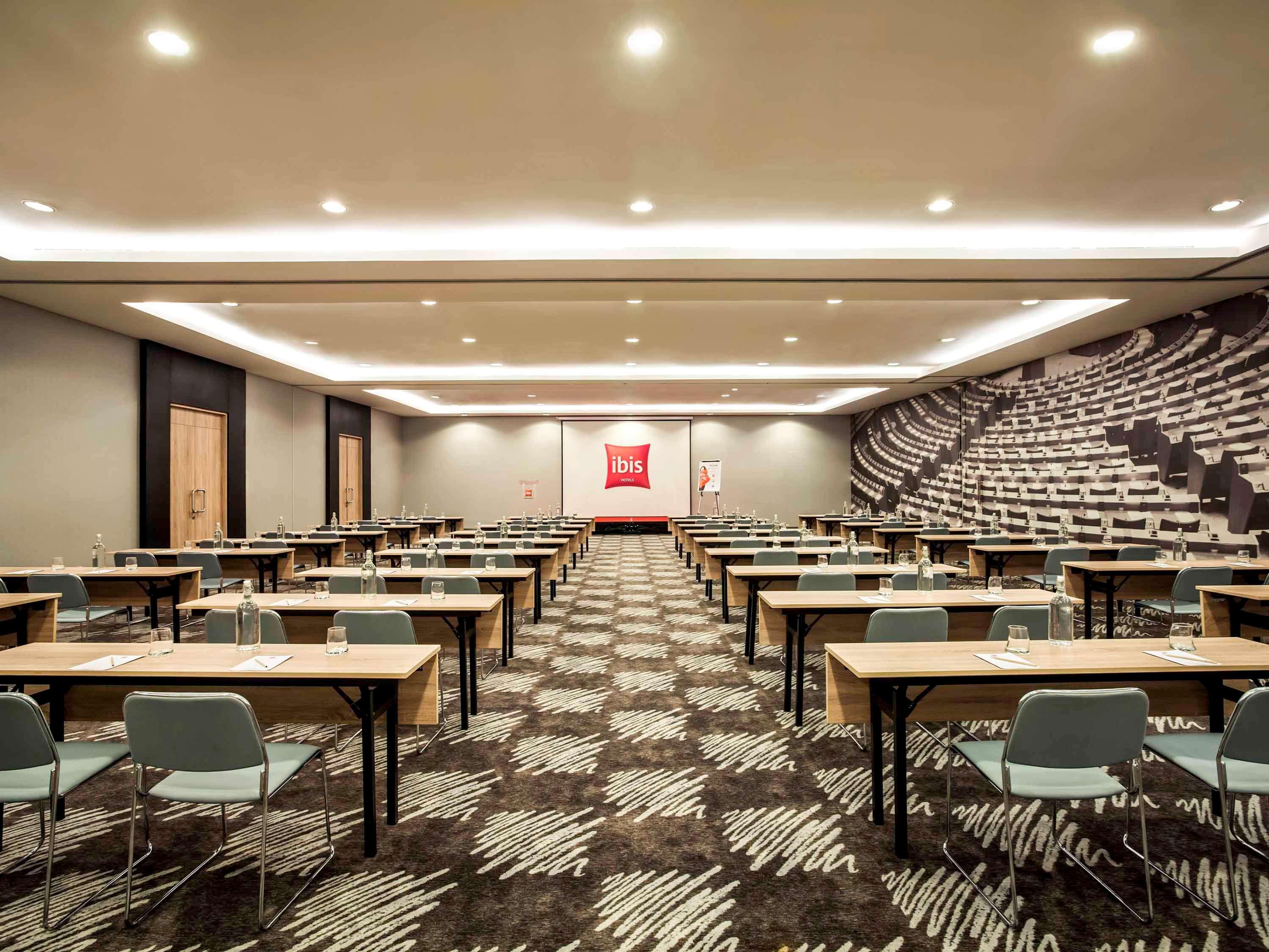 Ibis Jakarta Harmoni Luaran gambar