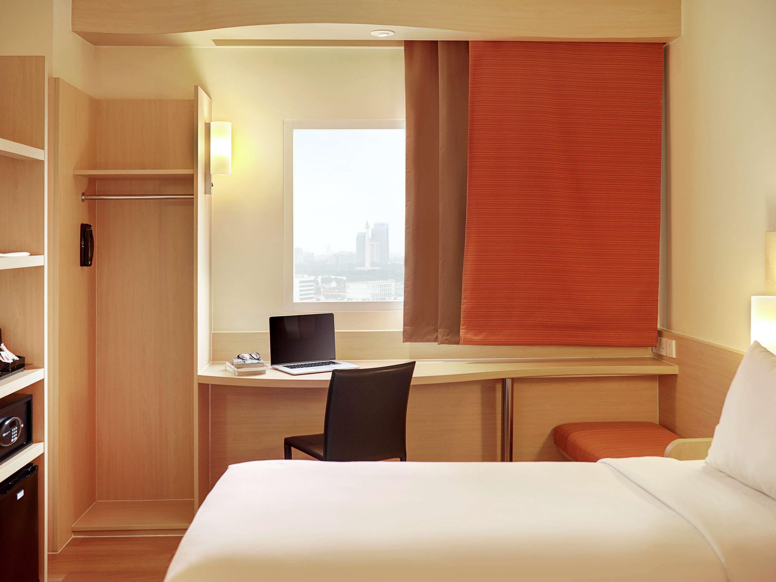 Ibis Jakarta Harmoni Luaran gambar