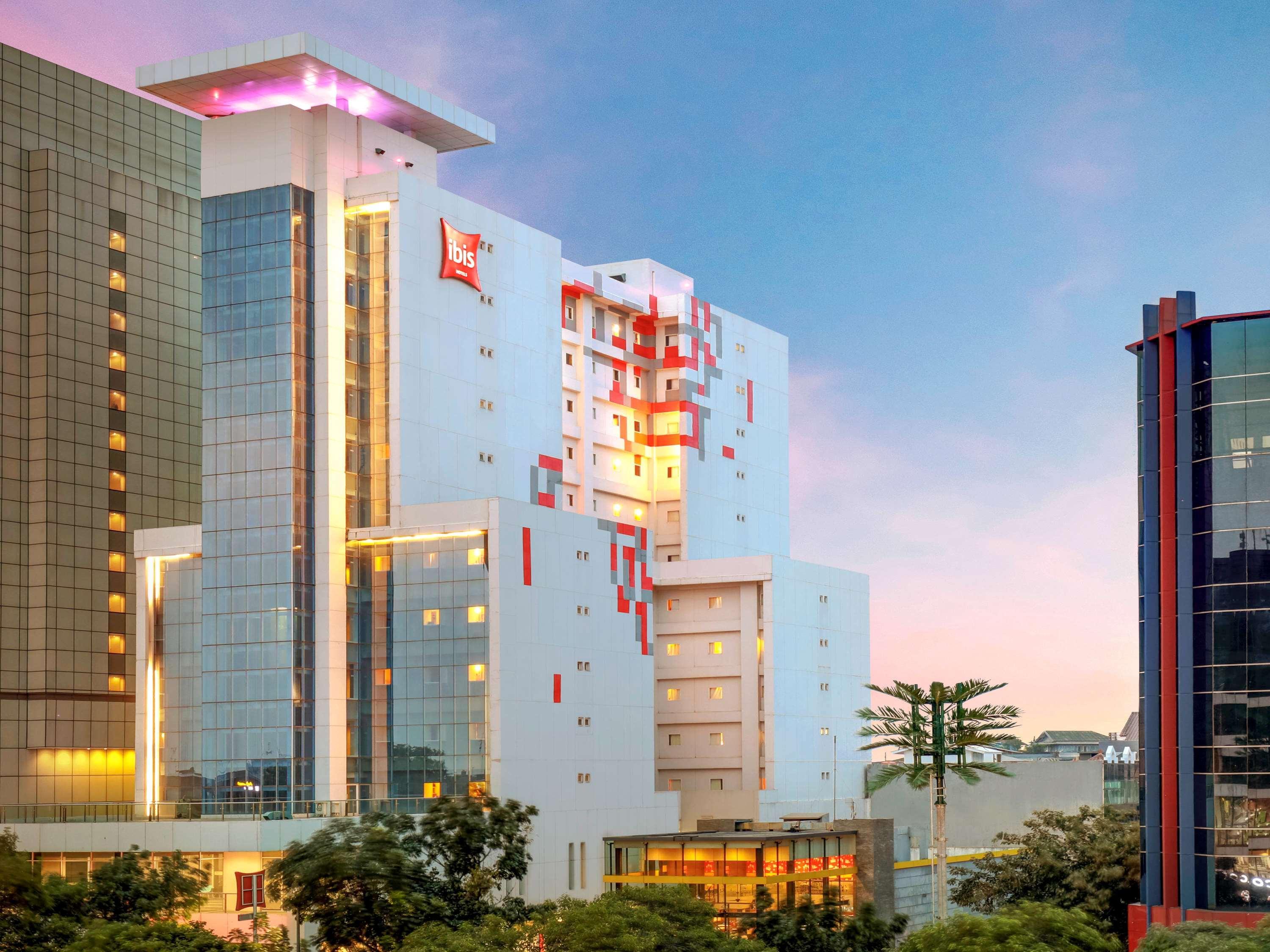 Ibis Jakarta Harmoni Luaran gambar