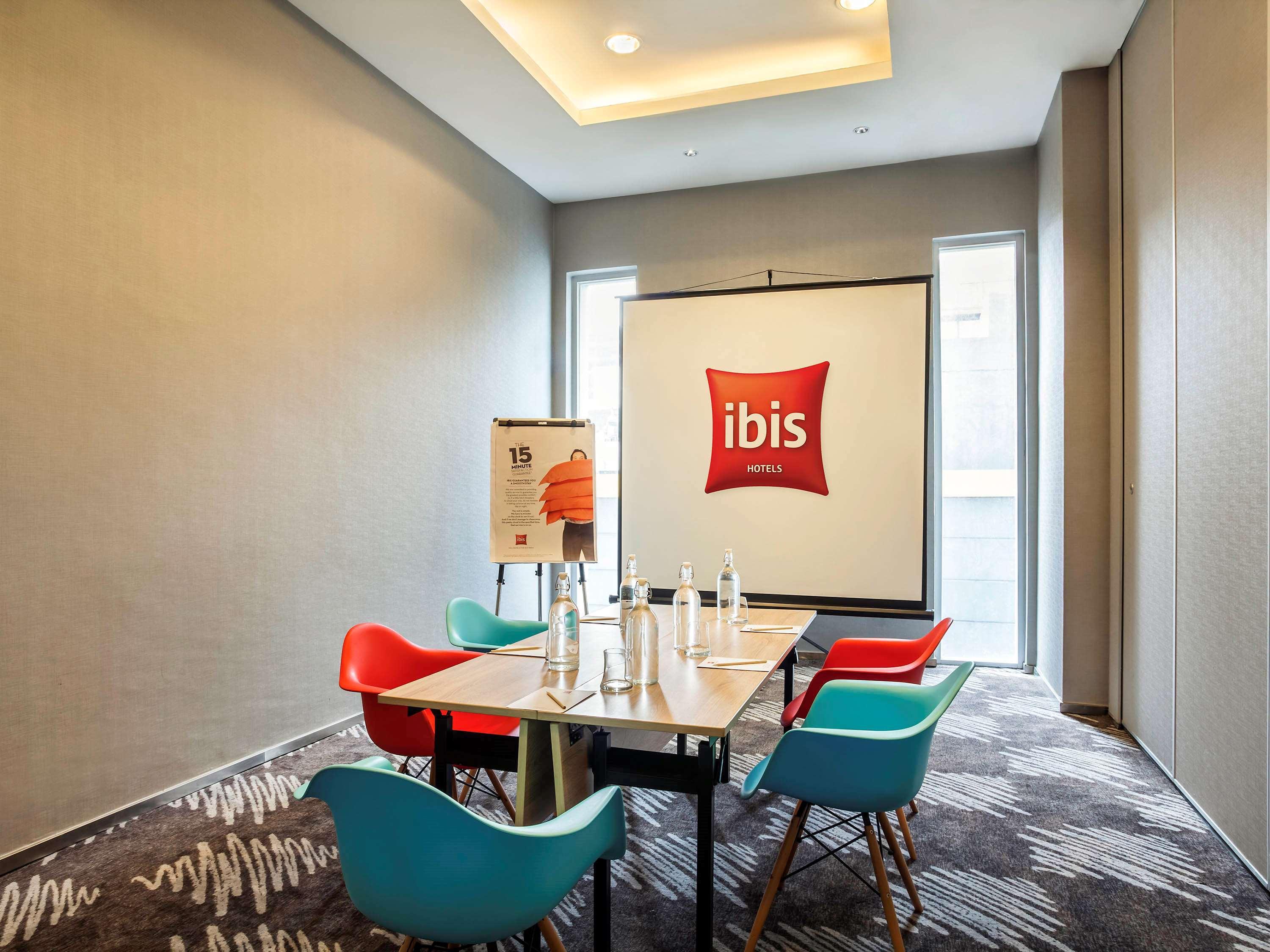 Ibis Jakarta Harmoni Luaran gambar