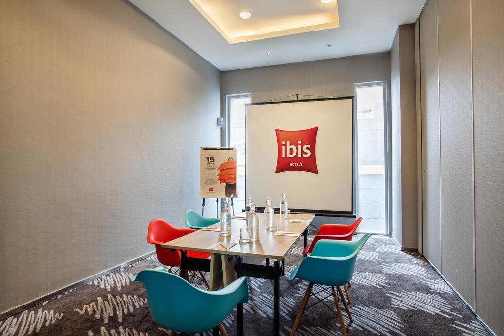 Ibis Jakarta Harmoni Luaran gambar