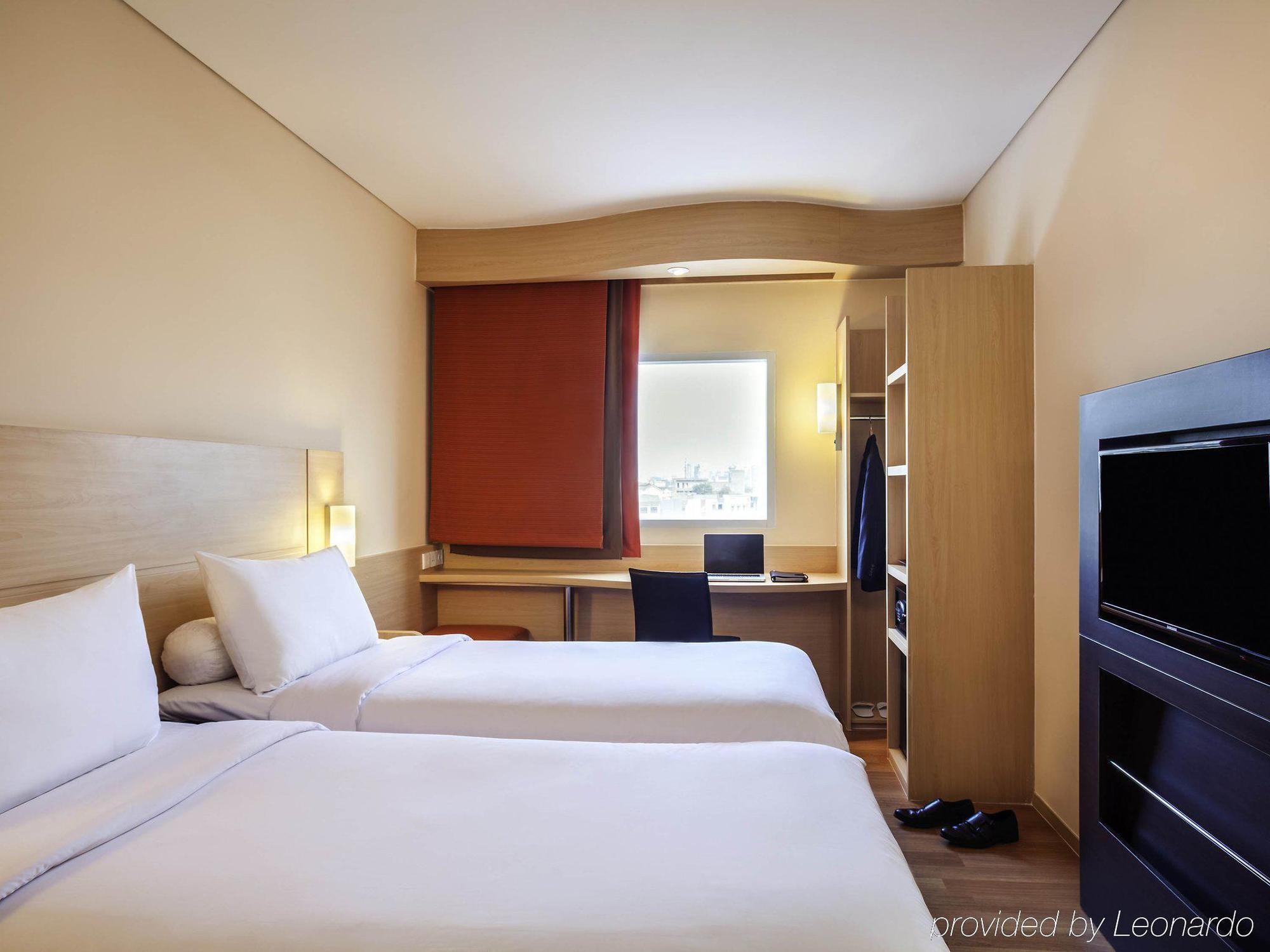 Ibis Jakarta Harmoni Luaran gambar